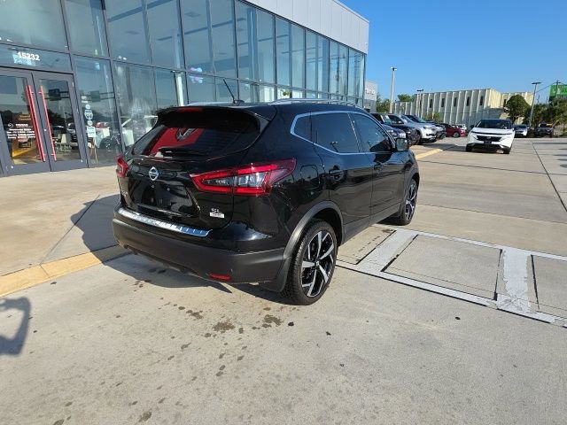 Used 2022 Nissan Rogue Sport SL w/ Premium Package image 4