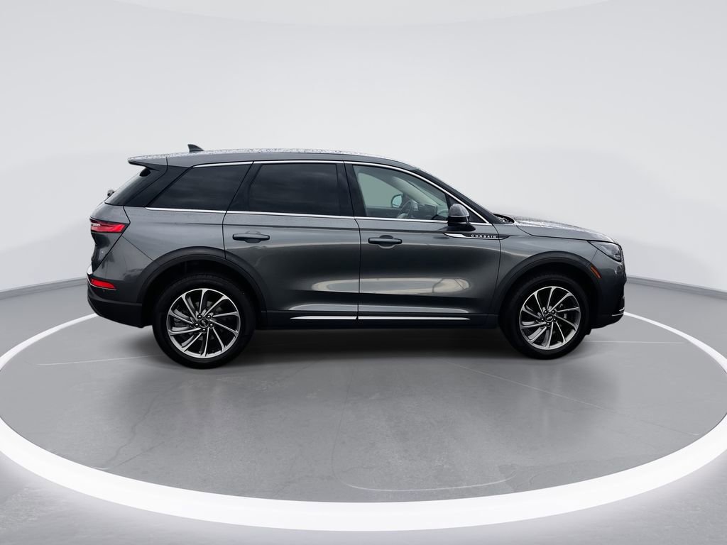 Used 2023 Lincoln Corsair AWD w/ Equipment Group 101A image 9