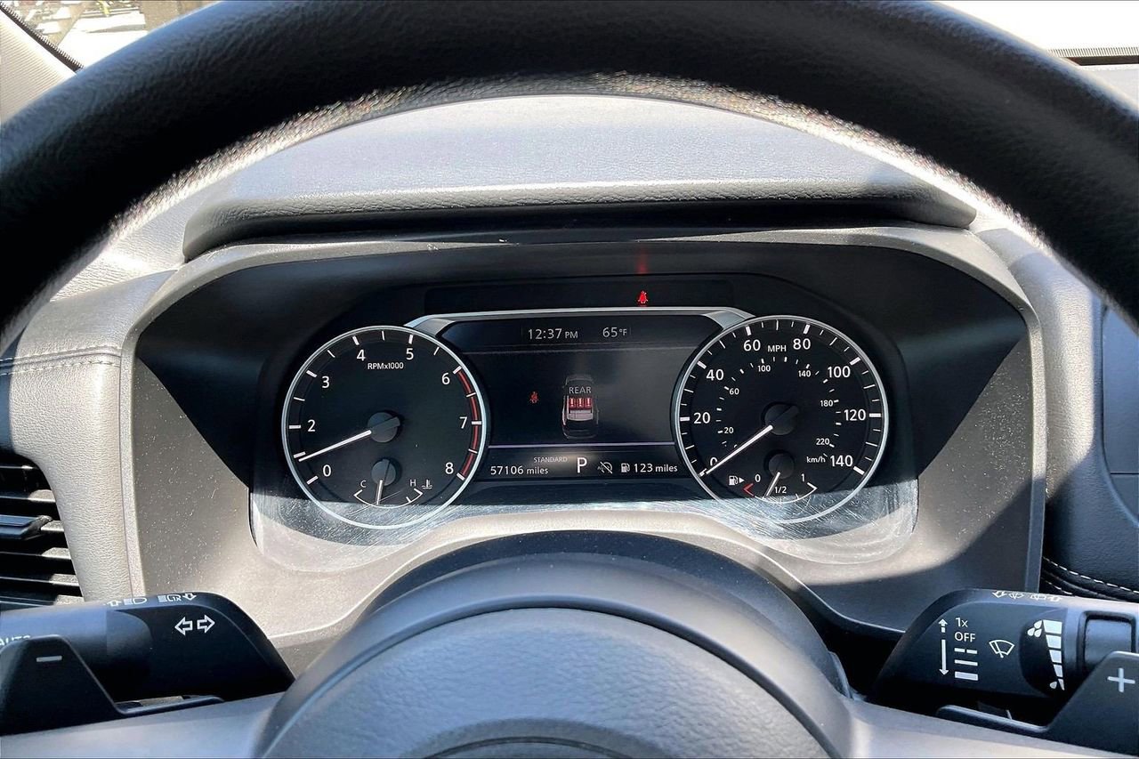 Used 2024 Nissan Rogue S FWD image 11