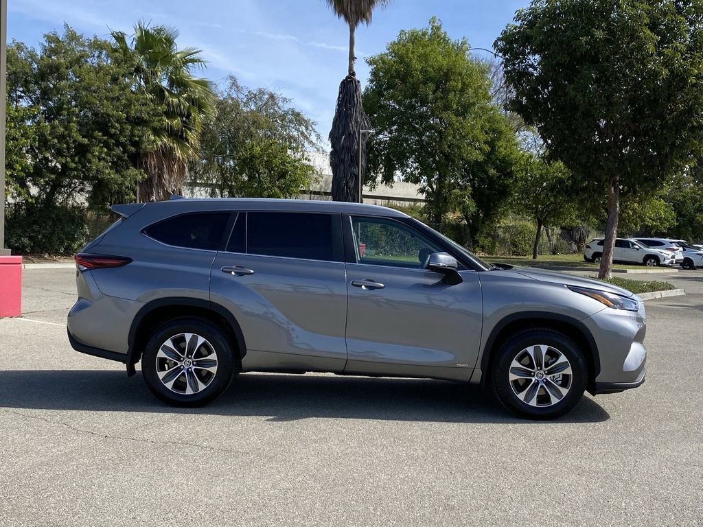 Certified 2026 Toyota Highlander XLE image 45