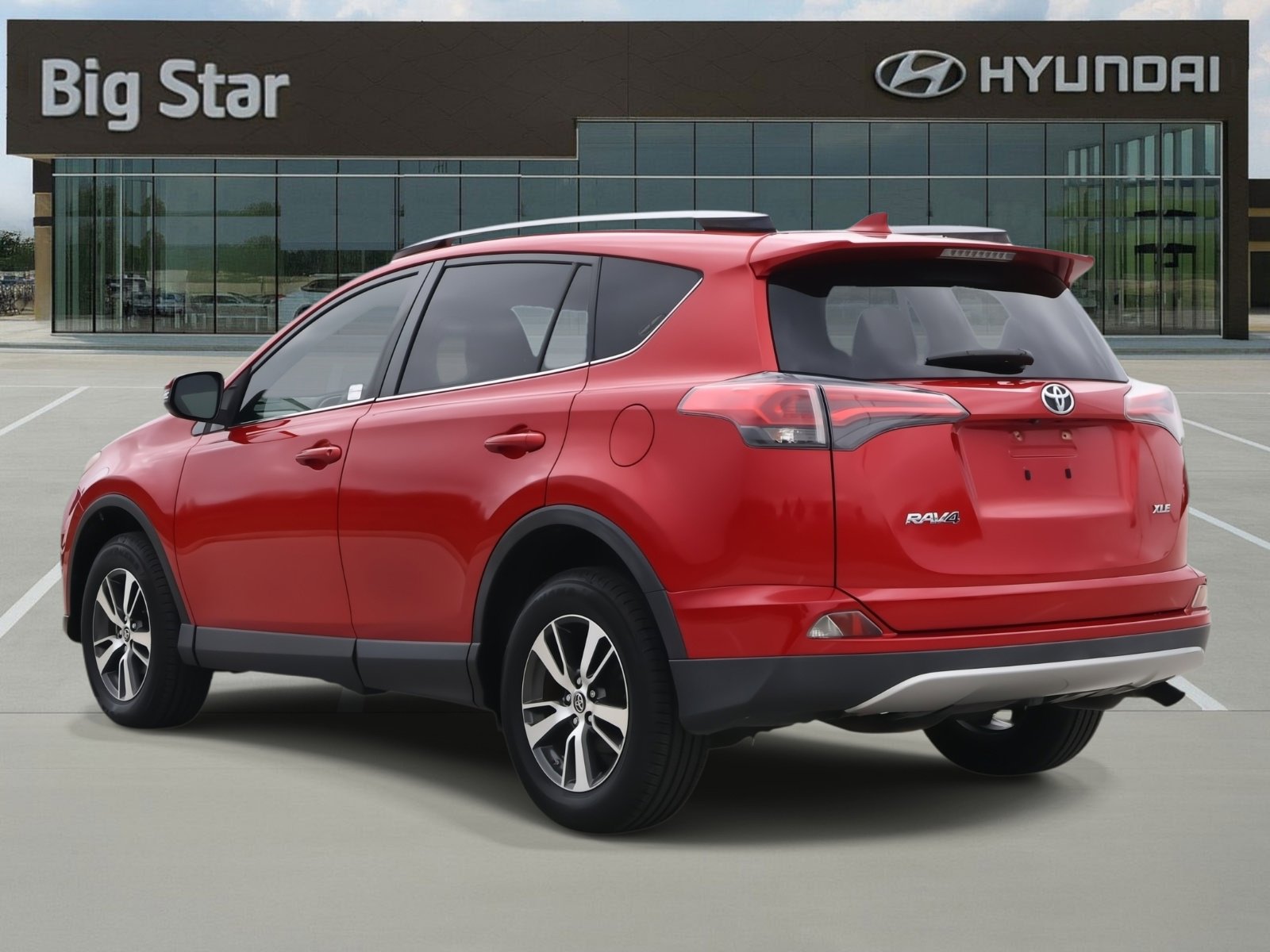 Used 2017 Toyota RAV4 XLE image 3