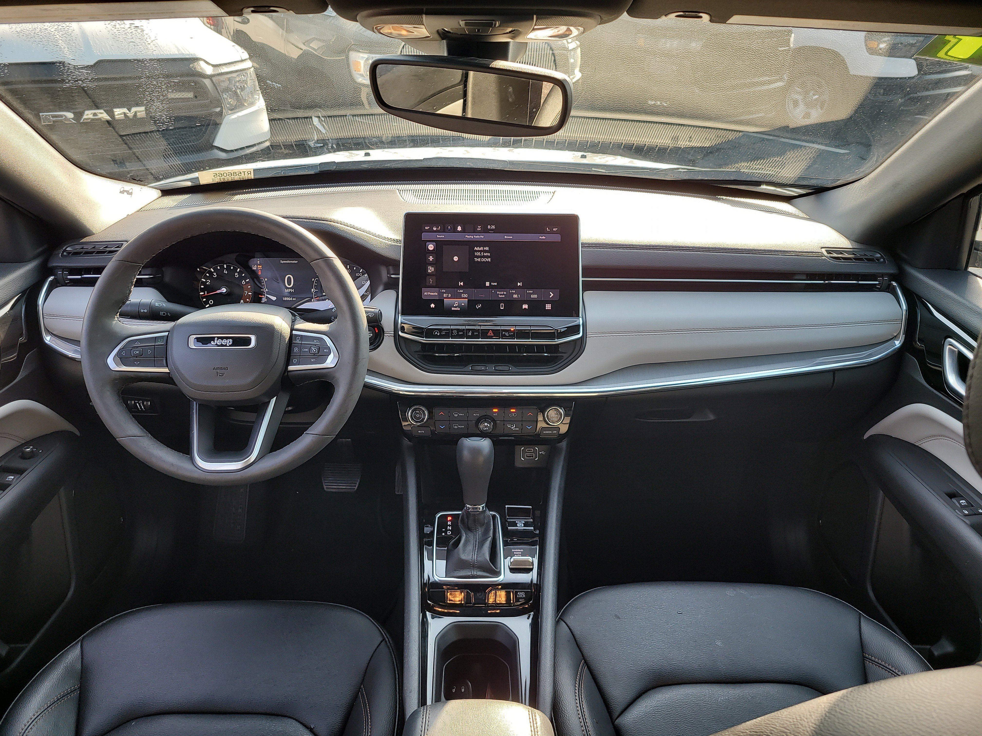 Used 2024 Jeep Compass Limited image 13