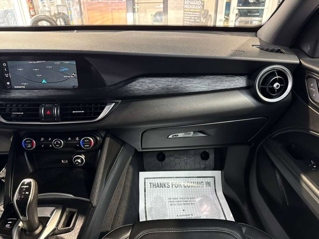 Used 2024 Alfa Romeo Stelvio Sprint RWD image 21