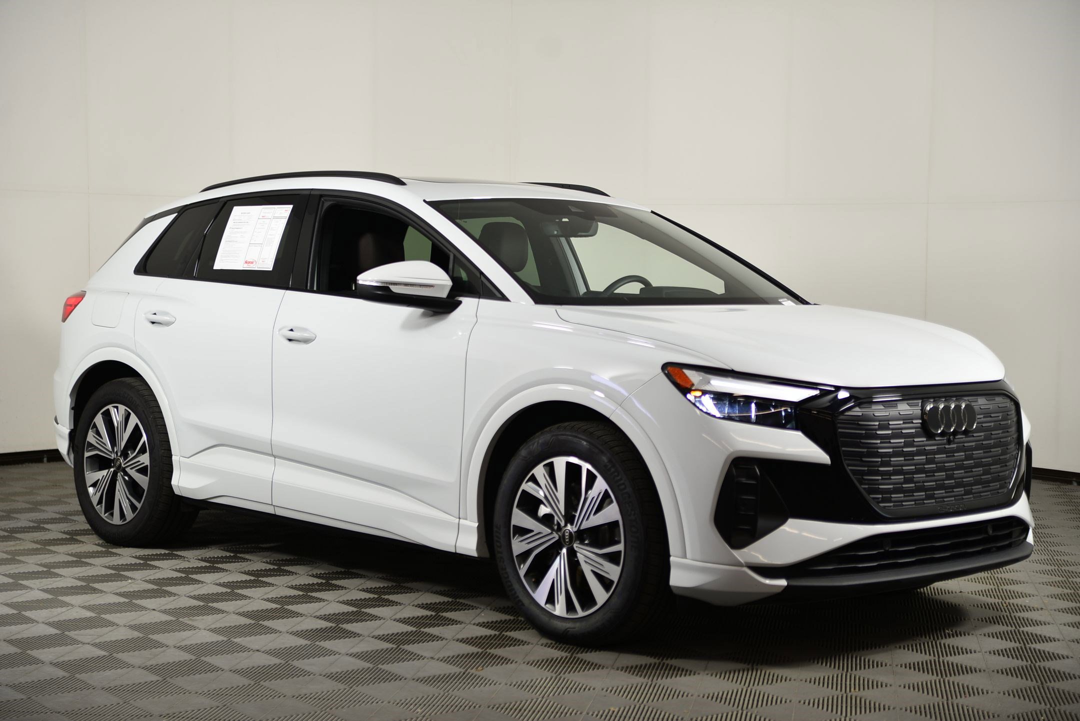 Certified 2025 Audi Q4 e-tron Premium w/ Convenience Package image 6