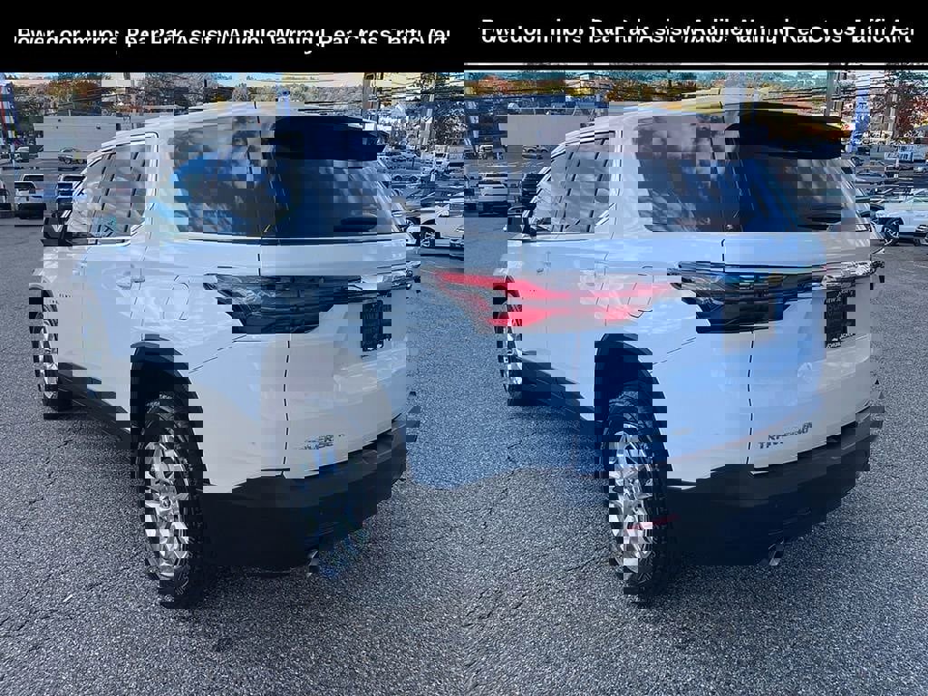 Used 2023 Chevrolet Traverse LS w/ Safety Package image 5