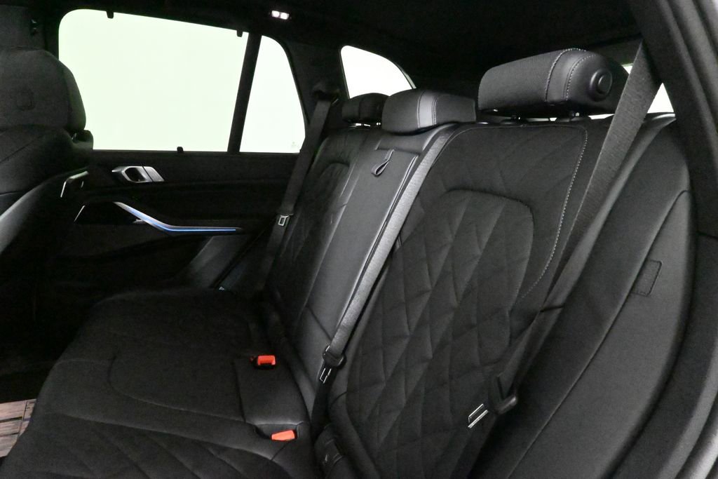Used 2026 BMW X5 xDrive40i w/ M Sport Package image 4