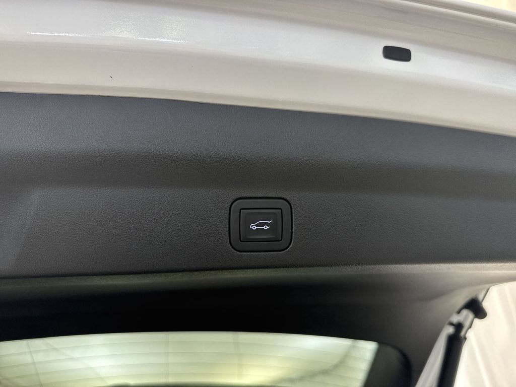 Used 2025 Cadillac Escalade IQ Sport 2 w/ LPO, ONYX Package AWD/4WD image 28