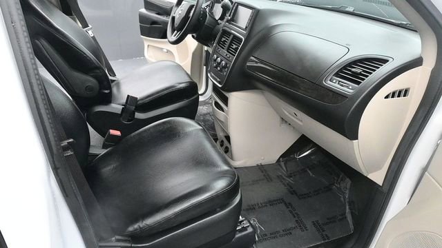 Used 2019 Dodge Grand Caravan SE FWD image 10