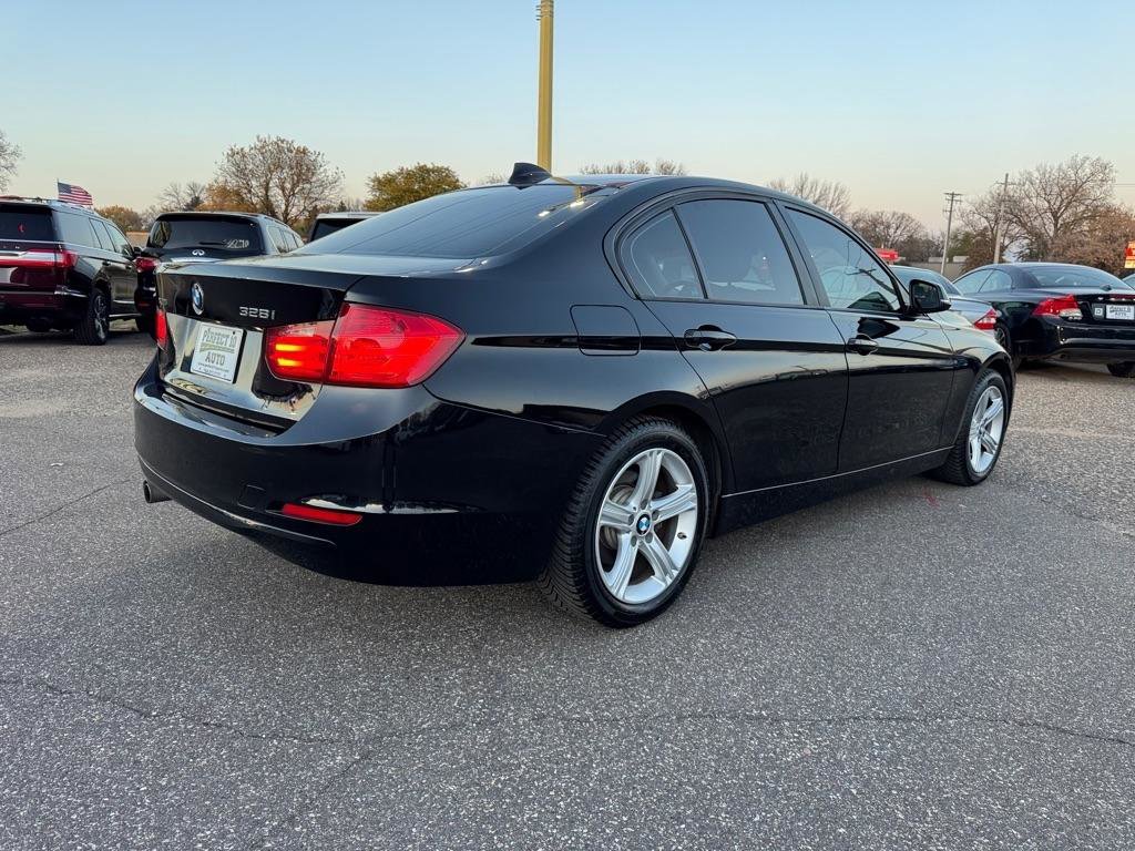 Used 2015 BMW 328i xDrive Sedan AWD/4WD image 4