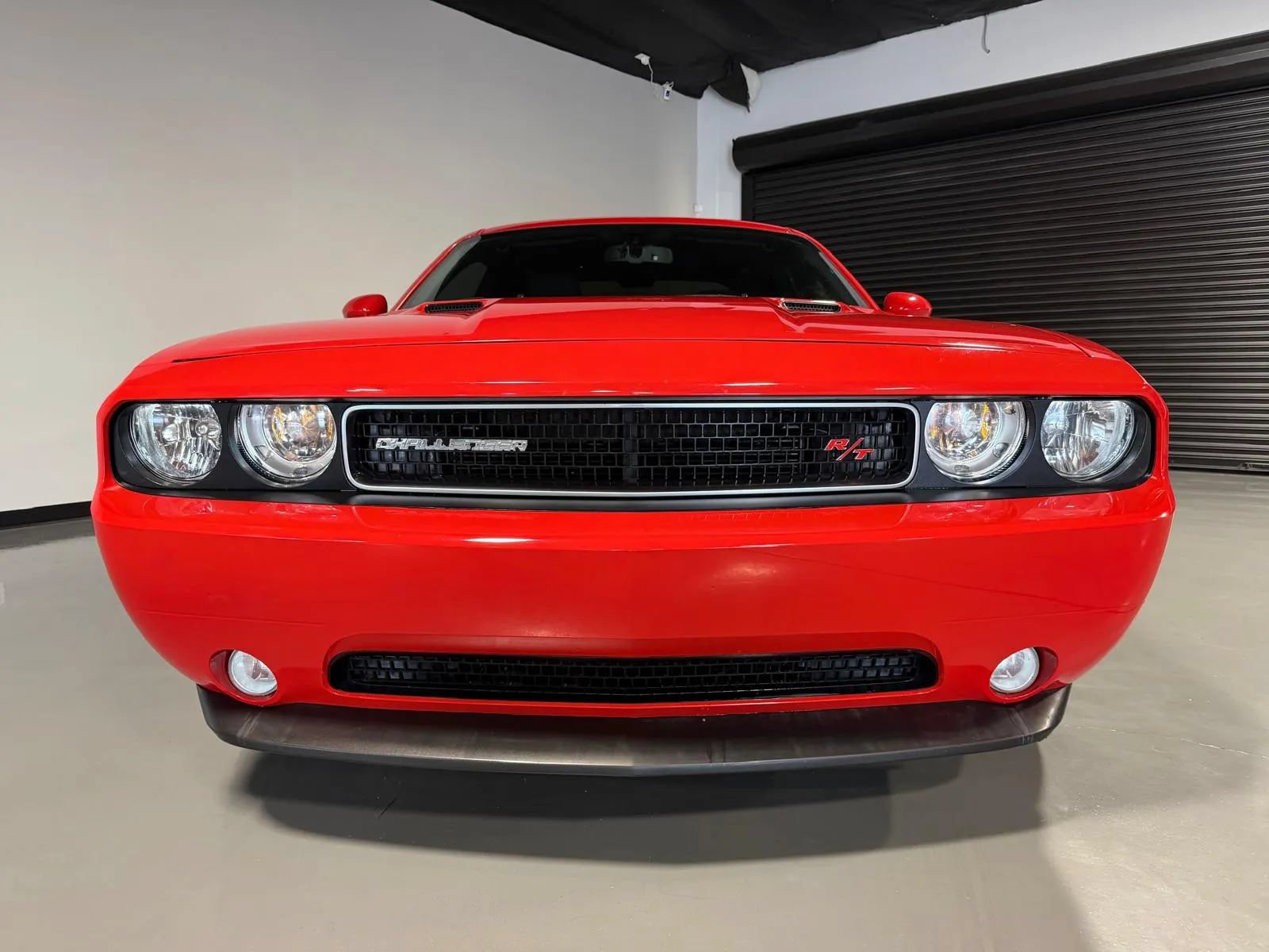 Used 2014 Dodge Challenger R/T RWD image 2