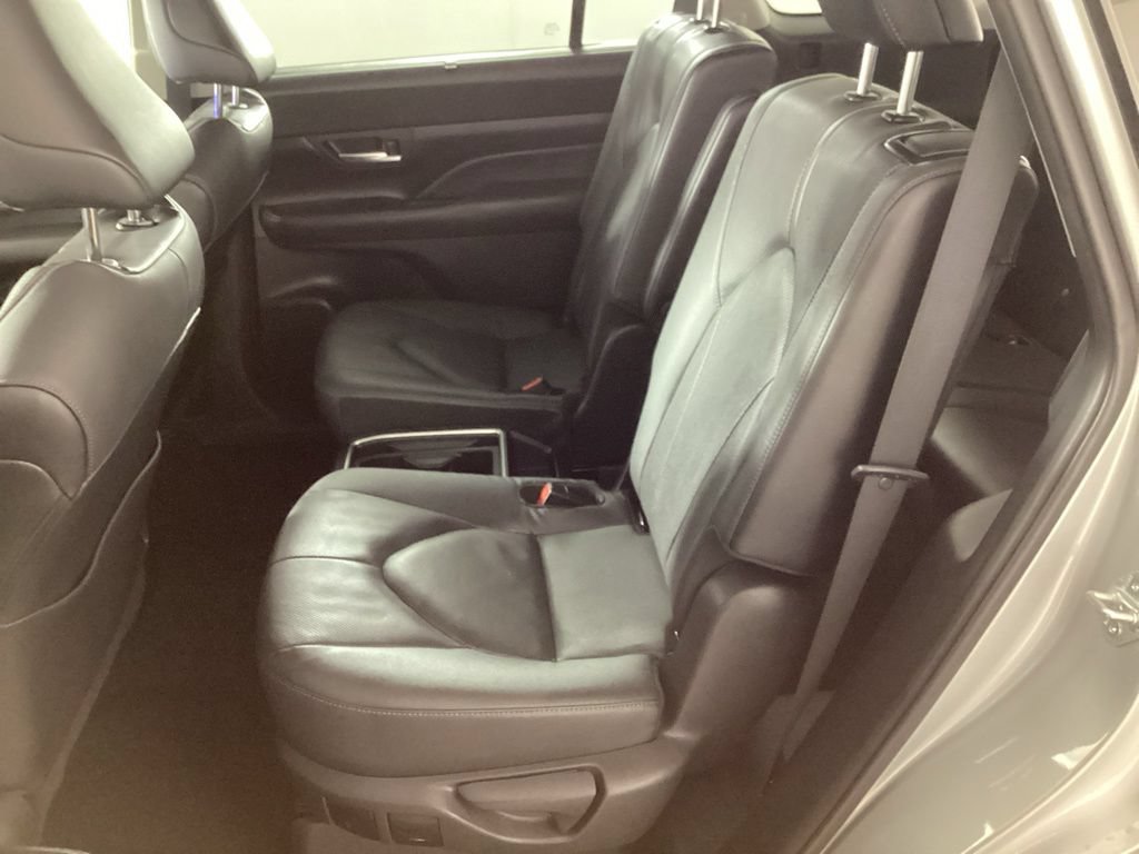 Used 2024 Toyota Grand Highlander AWD image 24