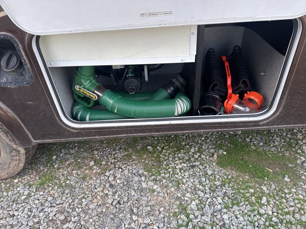 Used 2017 Ford E-450 and Econoline 450 Super Duty w/ Motorhome Prep Package image 19