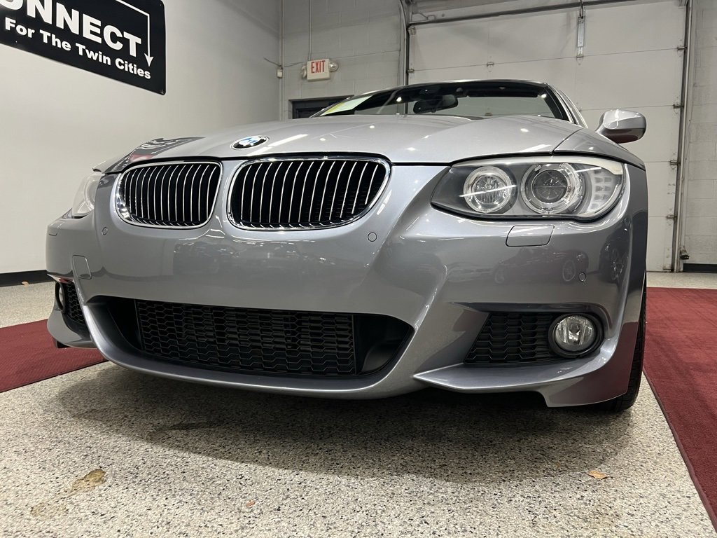 Used 2013 BMW 335i Convertible image 25