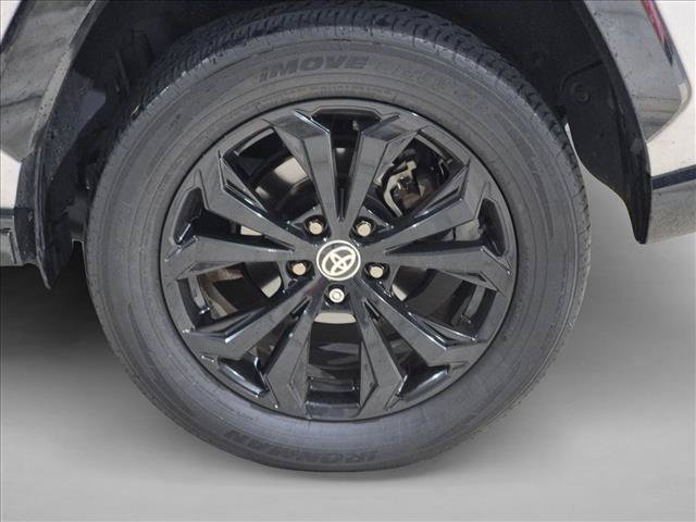 Used 2022 Toyota RAV4 XSE AWD/4WD image 9