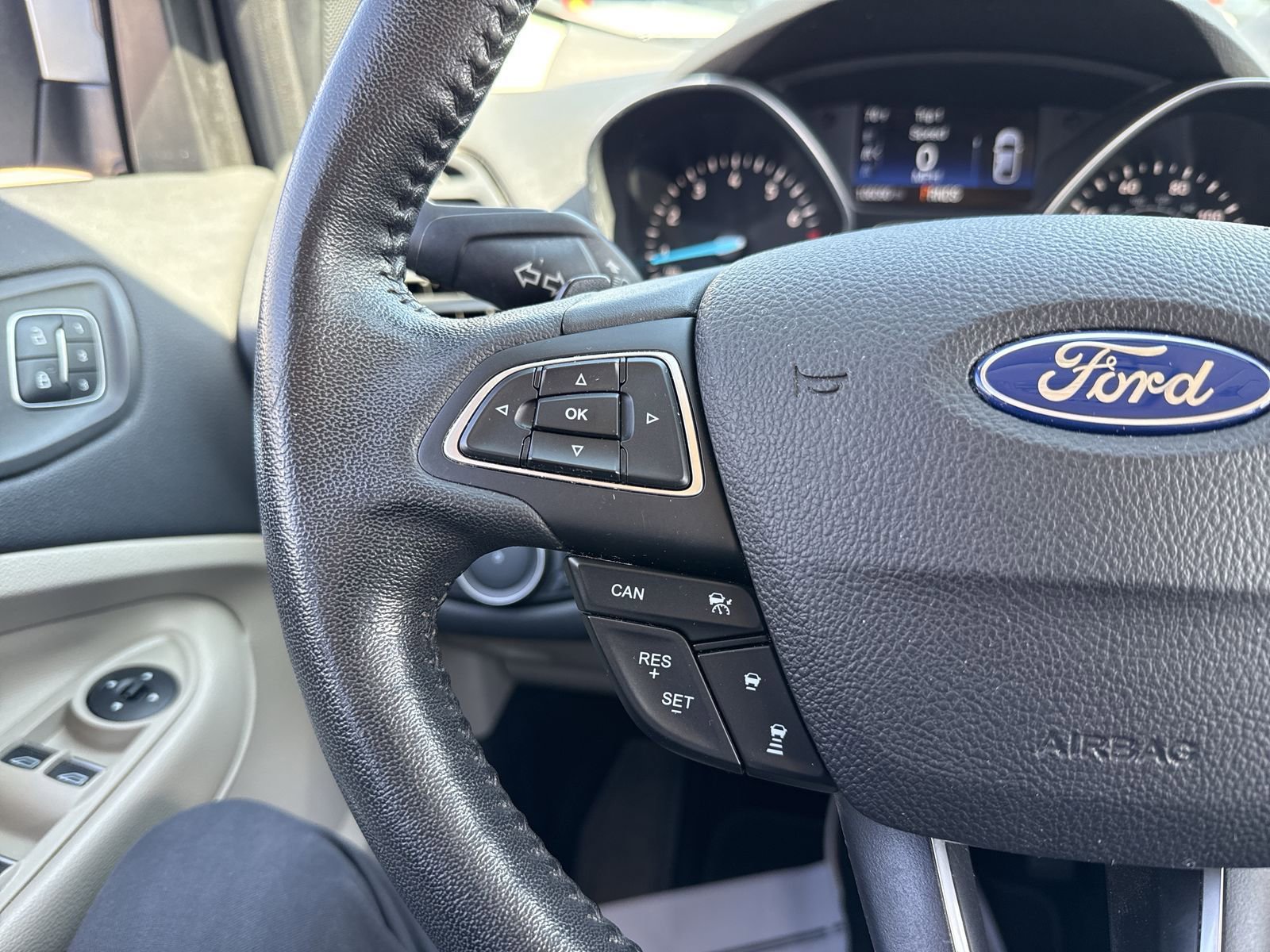 Used 2017 Ford Escape Titanium image 30