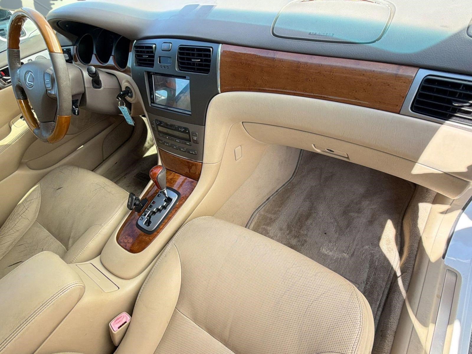 Used 2005 Lexus ES 330 image 32