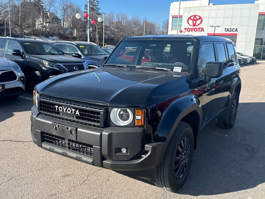 Used 2025 Toyota Land Cruiser image 3