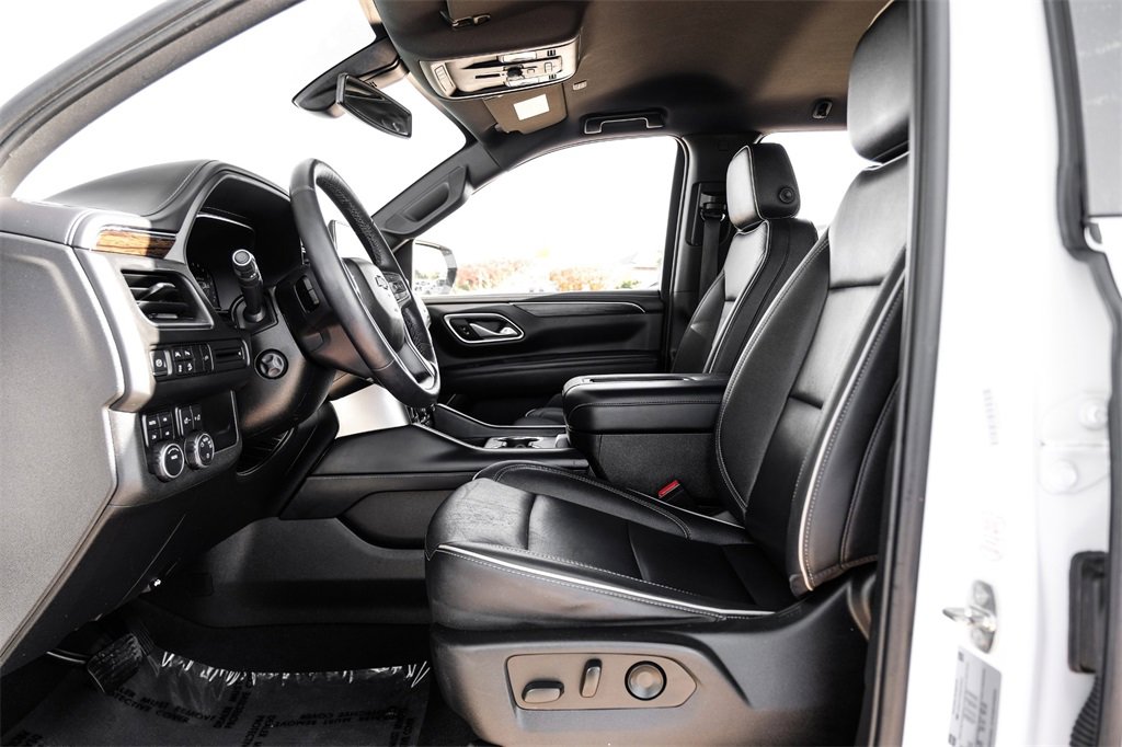 Used 2022 Chevrolet Suburban Premier image 3