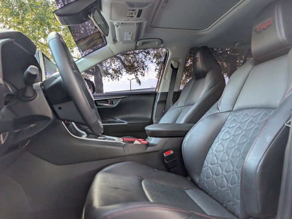 Used 2022 Toyota RAV4 TRD Off-Road image 15
