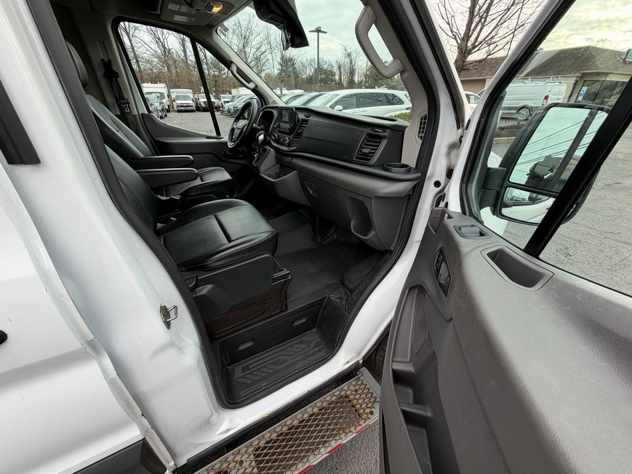 Used 2020 Ford Transit 150 XL RWD image 22