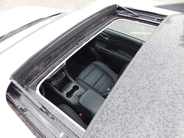 Used 2022 GMC Acadia Denali w/ Denali Ultimate Package image 8