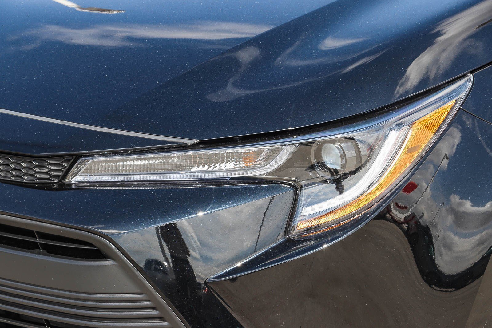 Certified 2025 Toyota Corolla LE image 10