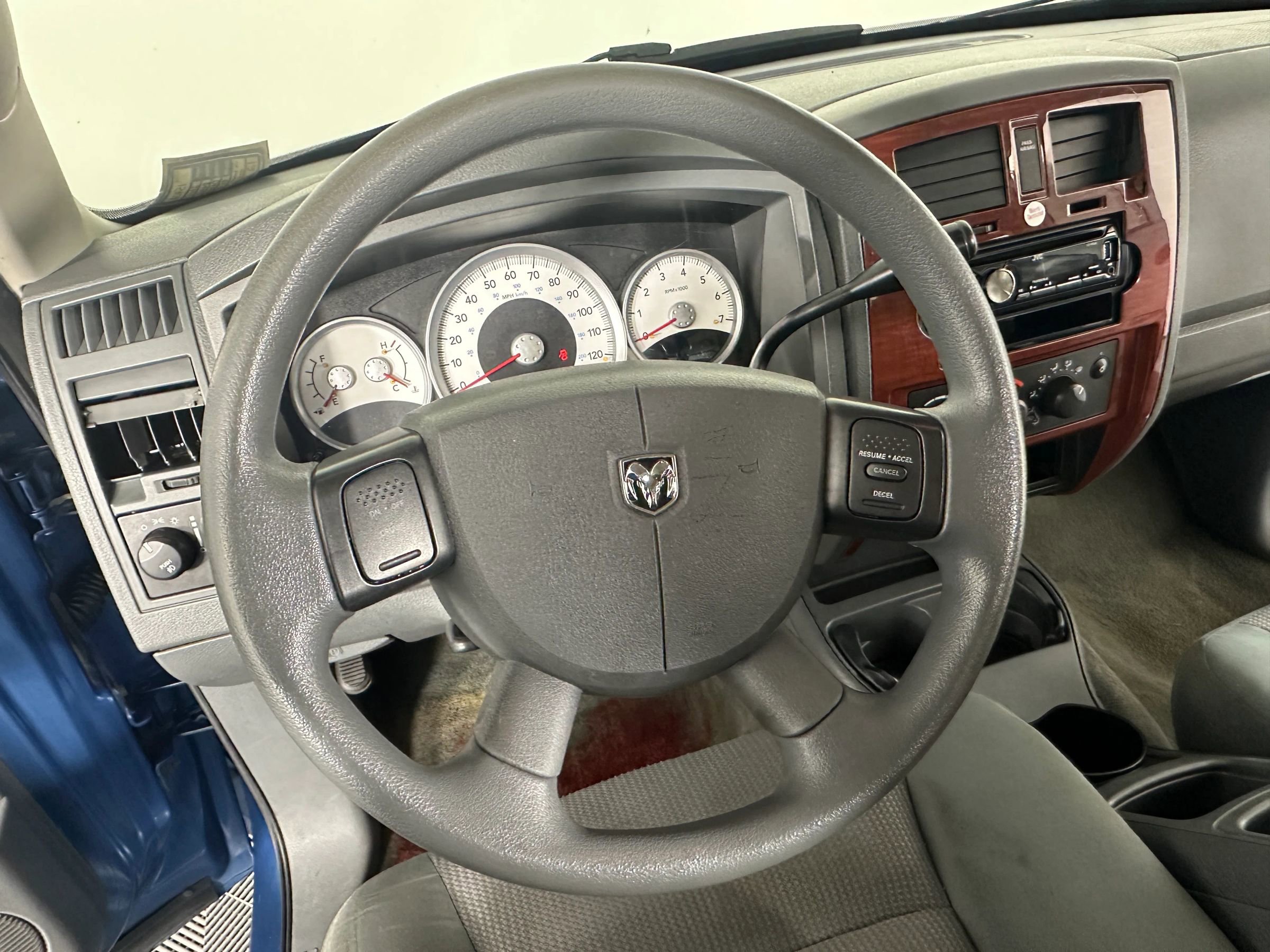 Used 2005 Dodge Dakota SLT image 30