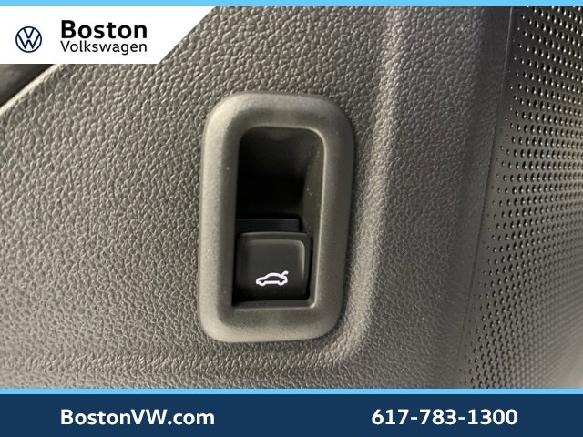 New 2025 Volkswagen Tiguan SE R-Line image 30