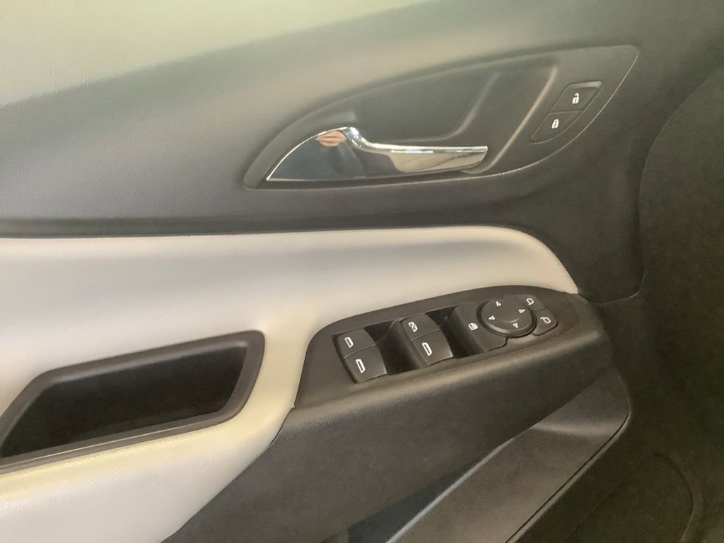 Used 2018 Chevrolet Equinox LS w/ LPO, Protection Package AWD/4WD image 17