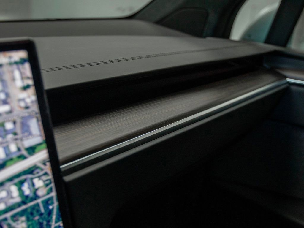 Used 2024 Tesla Model X image 27