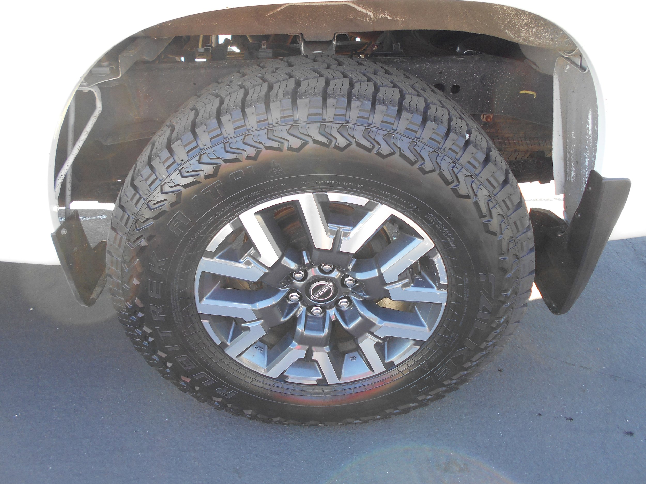 Used 2023 Nissan Frontier SV w/ Technology Package AWD/4WD image 14