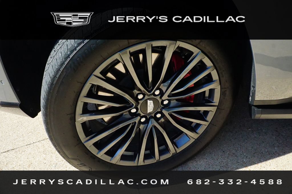 Used 2024 Cadillac Escalade ESV V AWD/4WD image 9