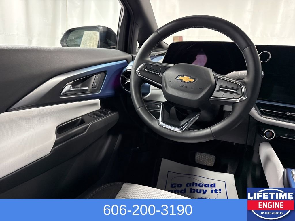 Used 2025 Chevrolet Equinox EV LT image 19