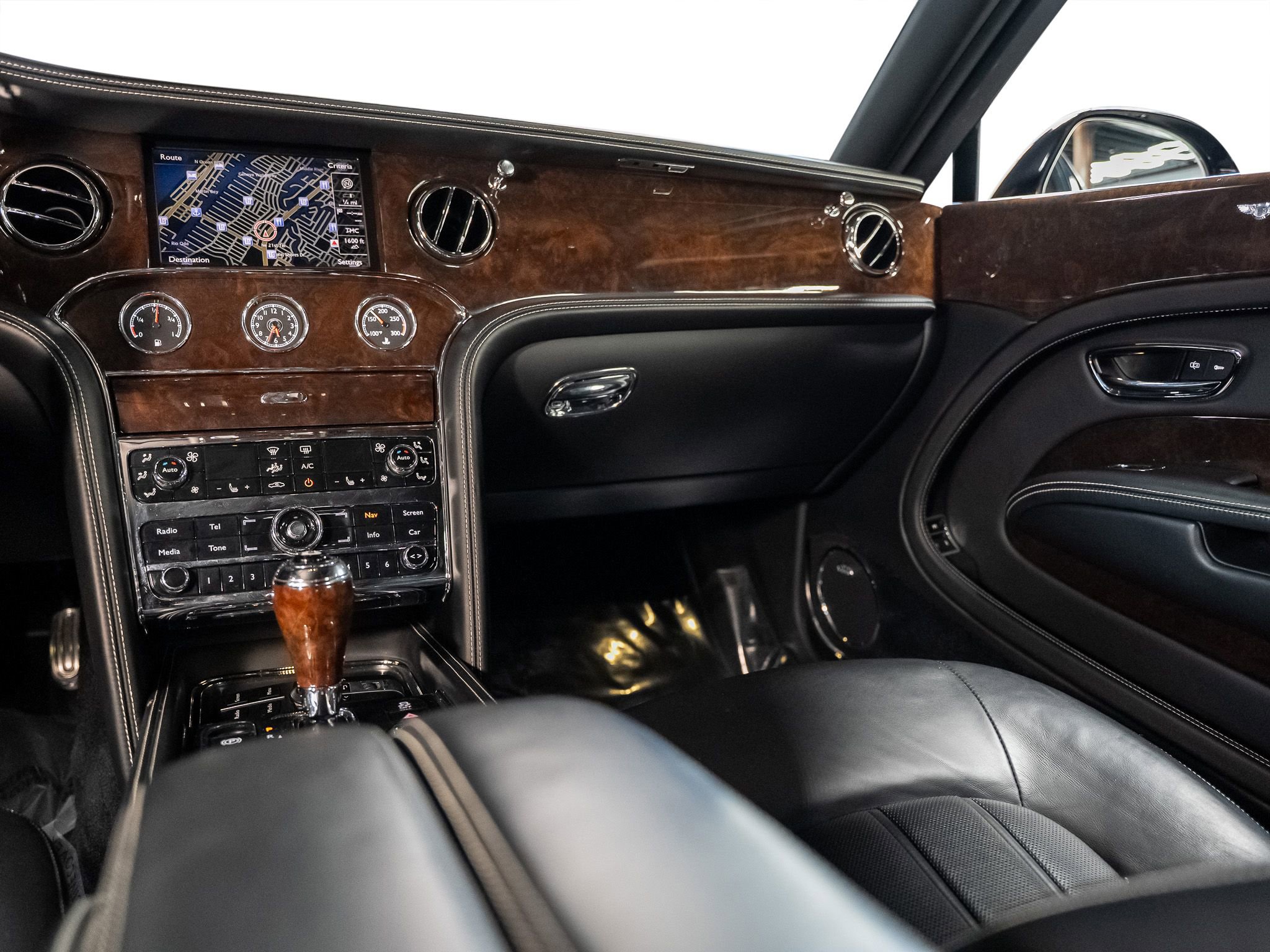 Used 2012 Bentley Mulsanne image 40