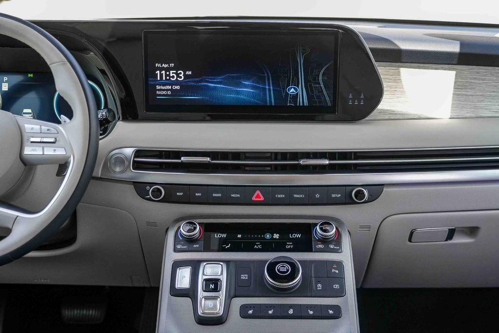 Used 2025 Hyundai Palisade Calligraphy FWD image 13