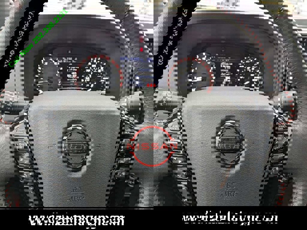 Used 2025 Nissan Frontier PRO-4X image 26