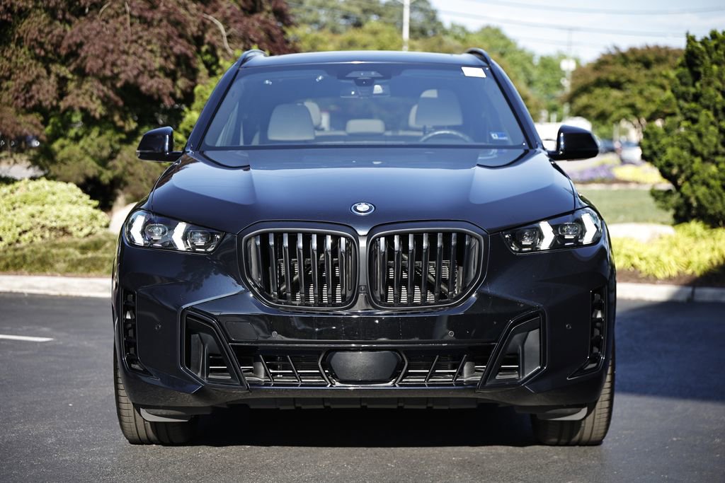 Certified 2025 BMW X5 xDrive50e w/ M Sport Package AWD/4WD image 13