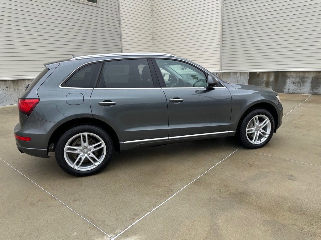 Used 2017 Audi Q5 2.0T Premium Plus w/ Technology Package image 7