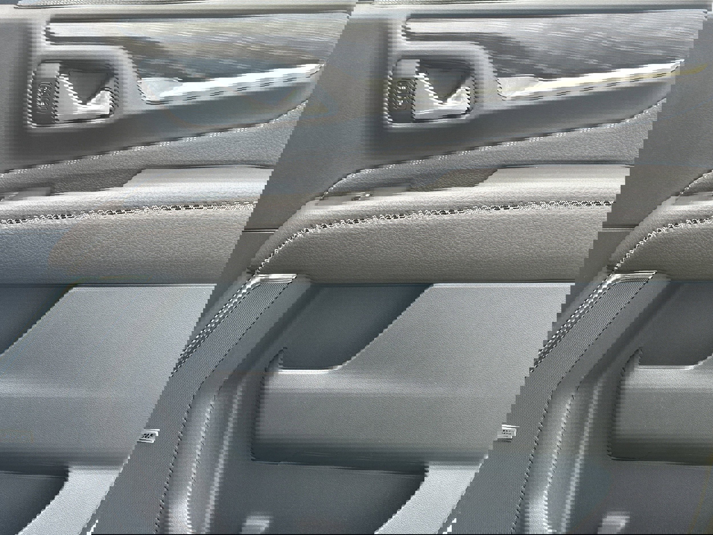 Used 2022 GMC Yukon Denali image 14