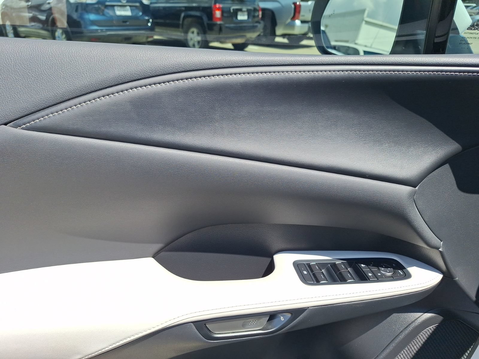 Used 2025 Lexus RX 350 Premium w/ Convenience Package FWD image 16