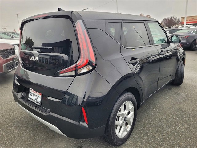 Used 2023 Kia Soul LX w/ LX Technology Package image 4