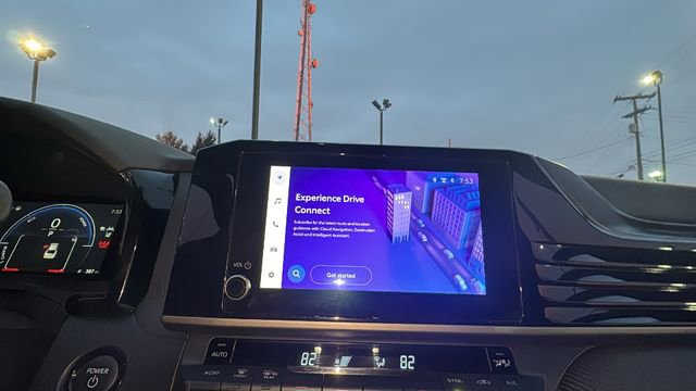 Used 2025 Toyota Camry SE image 19