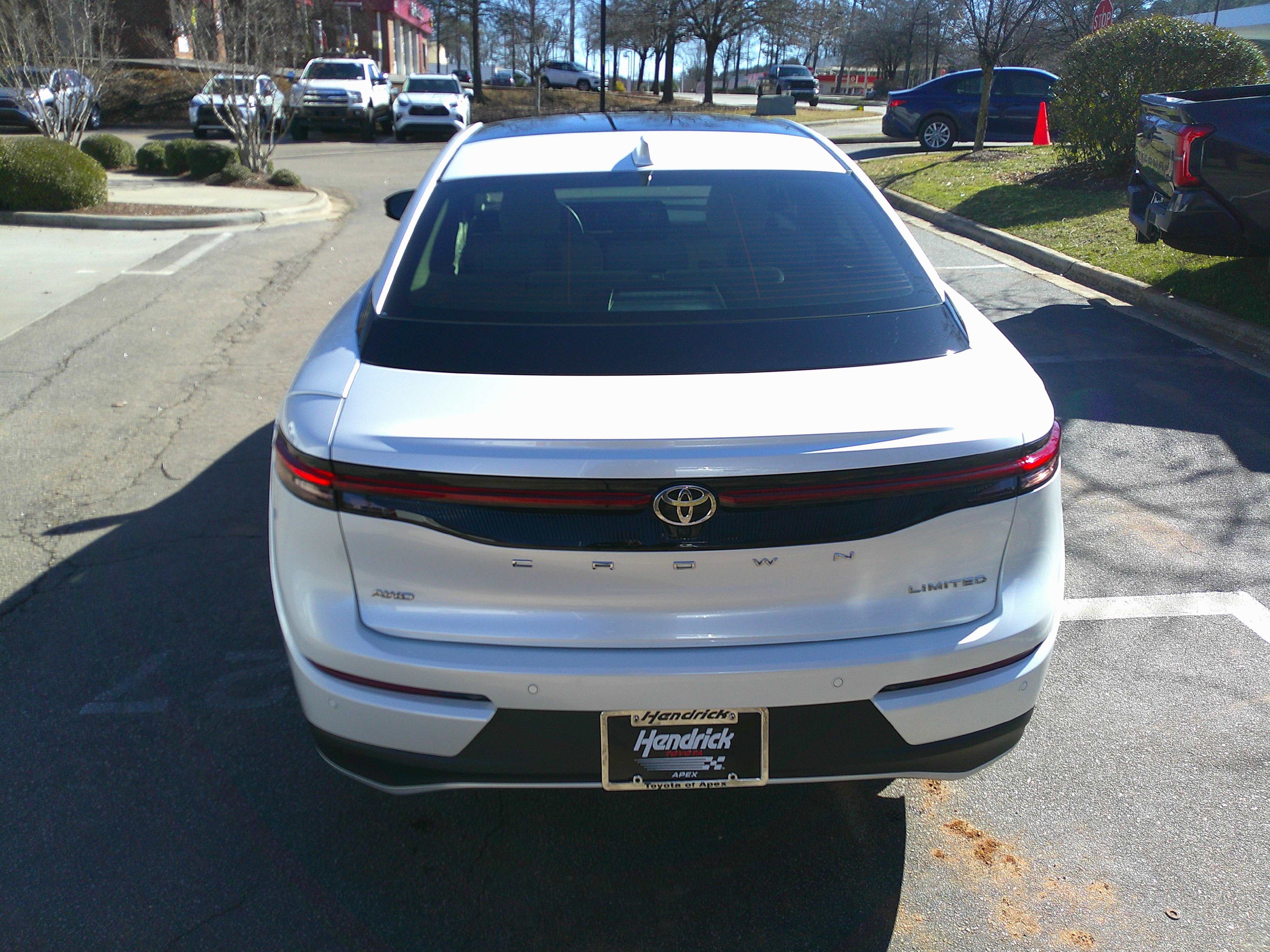 Used 2023 Toyota Crown Limited image 11