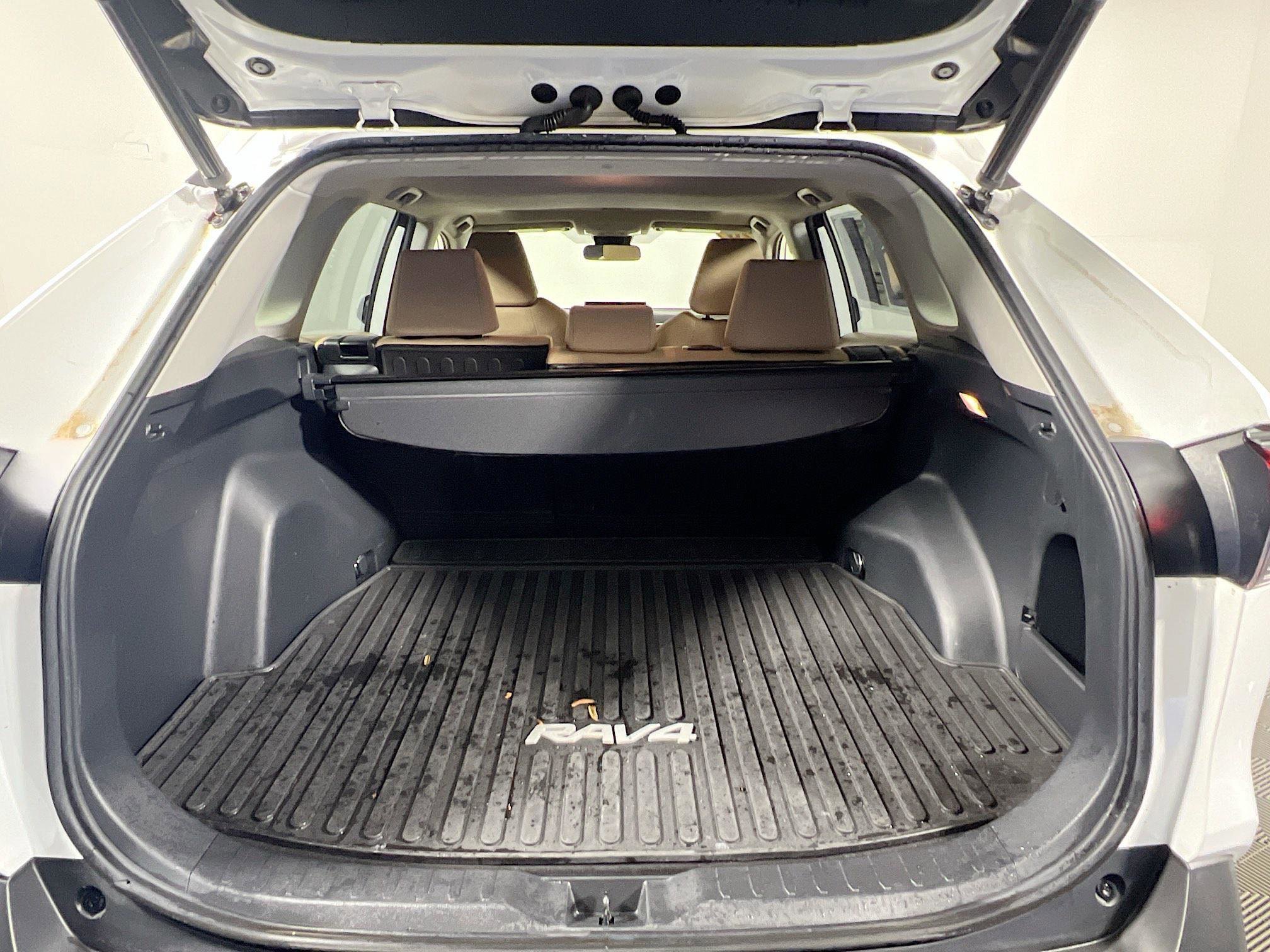 Used 2020 Toyota RAV4 XLE w/ Convenience Package image 34