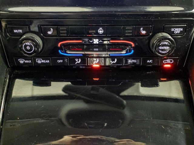 Certified 2023 Jeep Grand Cherokee Laredo w/ Luxury Tech Group I image 15