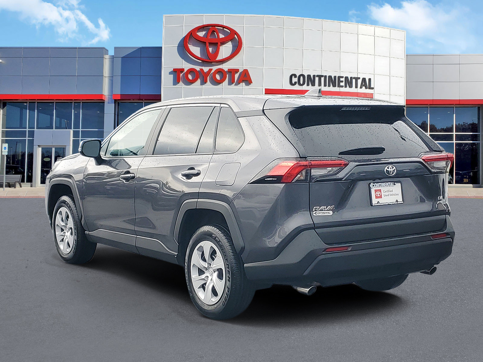 Certified 2024 Toyota RAV4 LE AWD/4WD image 4