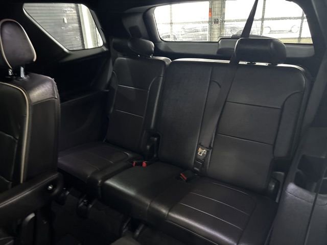 Used 2023 Chevrolet Traverse Premier image 32