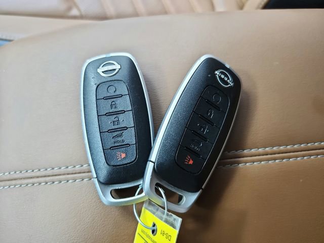 Used 2023 Nissan Pathfinder Platinum w/ Black Appearance Package image 39