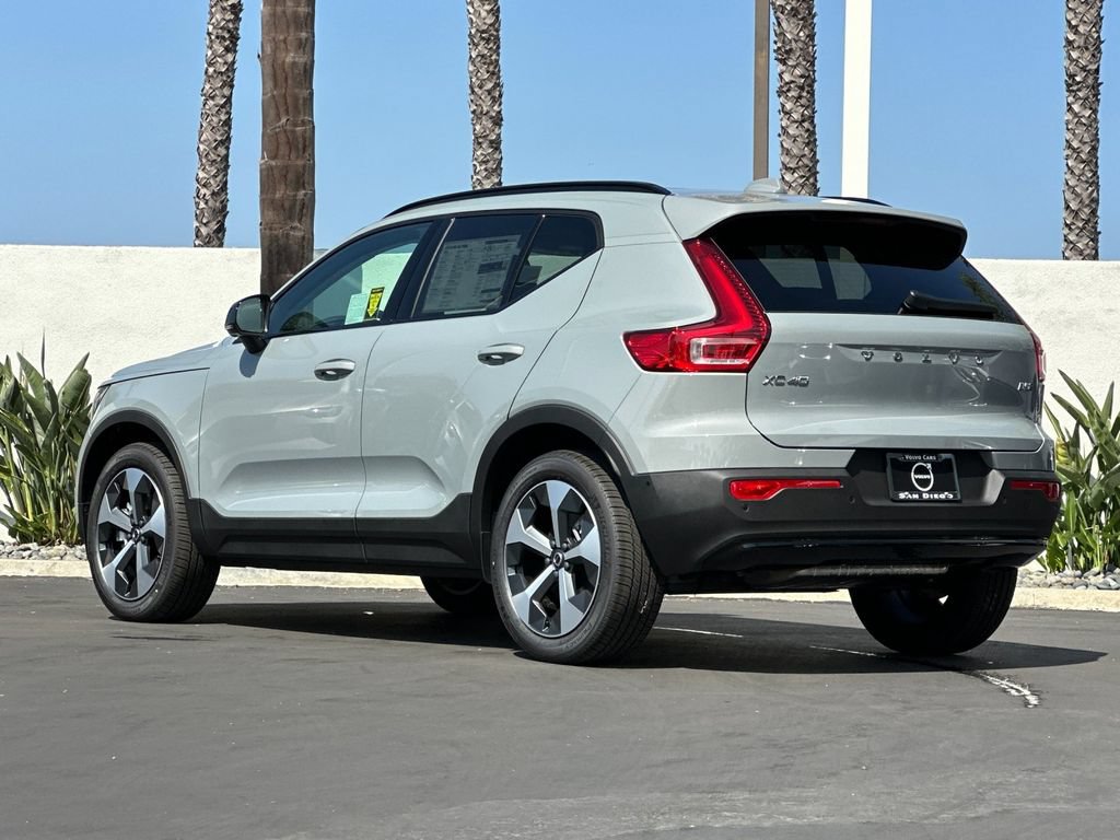 New 2026 Volvo XC40 B5 Plus w/ Protection Package Premier AWD/4WD image 3
