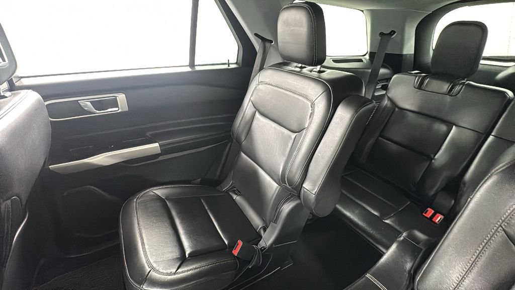 Used 2022 Ford Explorer XLT w/ Equipment Group 202A image 14